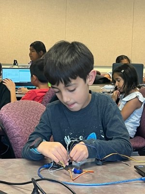 Circuits with Rasperberry Pi  - Thanksgiving 2026 (Gr. 3-6) Graphic